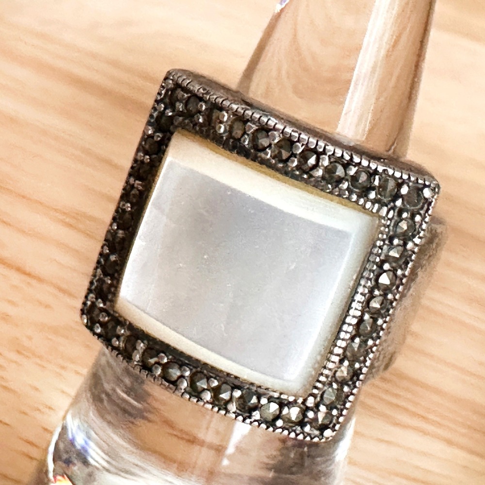 925 Sterling Silver Mother of Pearl‎ Marcasite Ring Size 7 Thai Square